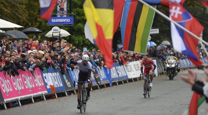 Svetovým šampiónom v cyklistike nečakane Dán Pedersen, Sagan prišiel piaty